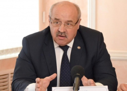 Избежавший уголовного дела Анатолий Букреев покидает воронежское правительство