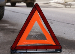 В столкновении ВАЗа с рейсовым автобусом под Воронежем пострадали трое человек