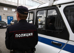 Тело мужчины нашли в подъезде дома в Воронеже 