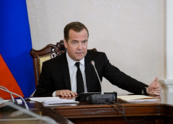 Визит премьер-министра Медведева поднял акции губернатора Гусева