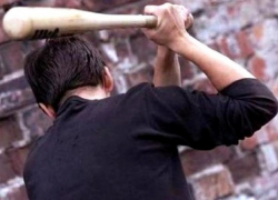 Под Воронежем мужчину забрали в реанимацию, когда он получил в голову битой