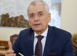 Отменить новогодние праздники и выйти на работу 2 января призвал академик Геннадий Онищенко