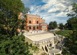 Миллиард рублей хотят потратить на реставрацию «Дворцового комплекса Ольденбургских»