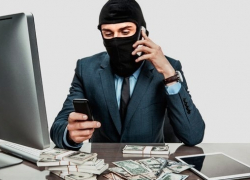 Воронежец повелся на соблазнительное объявление о продаже Mazda 6 и лишился денег