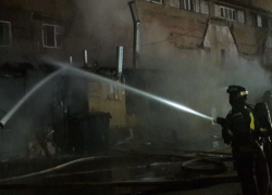 Пожар уничтожил склад в селе Воронежской области