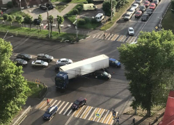 ДТП с фурой парализовало Московский проспект в Воронеже