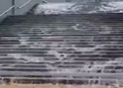 Отремонтированный Помяловский спуск превратился в каскадный водопад  в Воронеже 