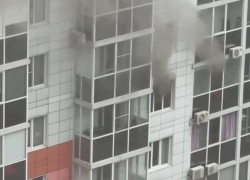 Двух детей эвакуировали из полыхающего дома в воронежском ЖК «Цветной бульвар»