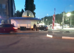 Подробности столкновения Audi с киоском рассказали воронежские полицейские