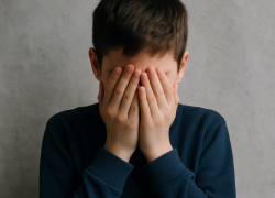 Аферисты подло развели 13-летнего школьника из Воронежа 