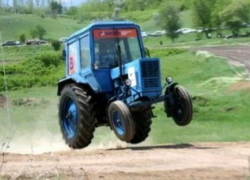 Воронежец пытался угнать трактор, чтобы съездить за алкоголем