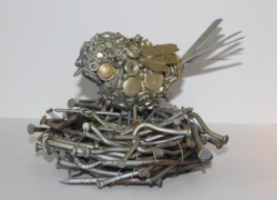 Школьники из Воронежской области создали арт-объекты из бытового мусора