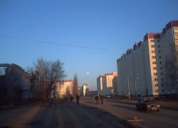 Александр Гусев успокоил жителей аварийных домов, переехавших в Тепличный: Район экологически чистый и уютный