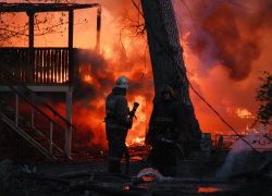 20 домов и сараев сгорели в рыбацком поселке под Воронежем