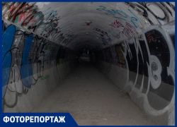 В пристанище бомжей и граффитчиков превратился закрытый переход у «Детского мира» в Воронеже
