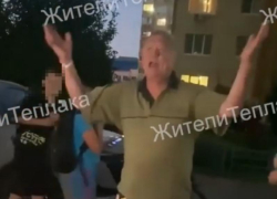 Странные танцы в исполнении крушителя стекол показали на видео в Воронеже