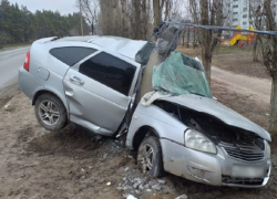 Снимки встречи "Приоры" со столбом в Воронеже опубликовали полицейские