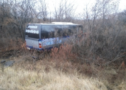 На воронежской трассе легковушка врезалась в автобус с паломниками