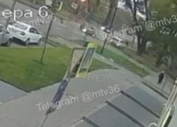 Момент смертельного ДТП с упавшим на ребёнка дорожным знаком попал на видео