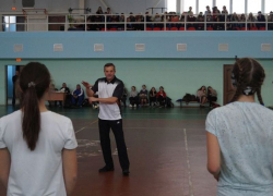 Ас баскетбола преподал новохоперским школьникам уникальный мастер-класс