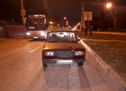 Личность сбитой насмерть женщины устанавливают в Воронеже