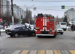 Полиция разбирается в причинах ДТП с пожарной машиной в Воронеже