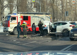 Обстоятельства жесткой аварии возле автобусной остановки раскрыла воронежская полиция  