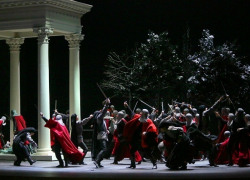 Конфликт гонораров в Воронежской Опере: 6 тысяч – спектакля нет, 60 тысяч – спектакль есть