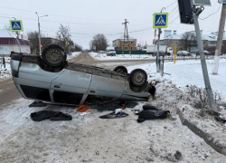 Опубликовано фото с места пьяного ДТП с «перевертышем» в Воронежской области