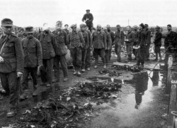 Как евреи подвергли немцев "люстрации" в лагере военнопленных под Воронежем