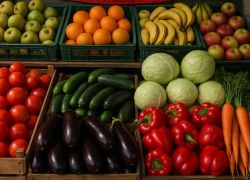 Больше 9 тонн овощей и фруктов, а также 2,2 тонн мяса сняли с продаж в Воронежской области