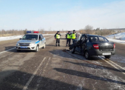 Опубликованы фото смертельного ДТП с фурой на воронежской трассе 