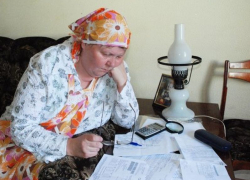 80-летних воронежцев заставят платить за капремонт через суд
