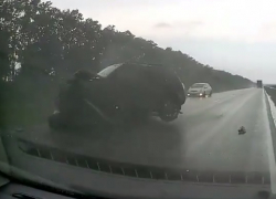 Чудовищное ДТП с заснувшим водителем Land Rover в Воронежской области попало на видео