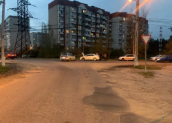 Три человека пострадали в жестком столкновении авто на юго-западе Воронежа
