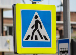 Иномарка сбила девочку на переходе рядом с лицеем в Воронеже 