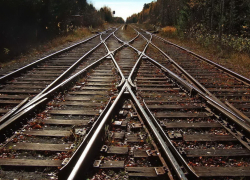 Под Воронежем грузовой поезд переехал пенсионерку 