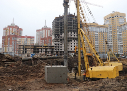 Владимира Путина просят защитить воронежскую школу от строительного клана