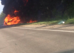 На Воронежской трассе сгорел прицеп грузового автомобиля 