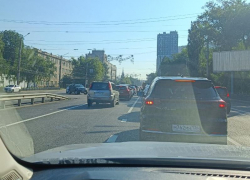 Новая выделенка устроила настоящий транспортный коллапс для автомобилистов в Воронеже