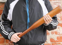 Воронежца избили его же битой и отобрали автомобиль