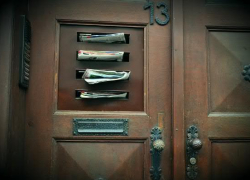 В Воронеже мужчина поджег дверь квартиры, где находилась его мать