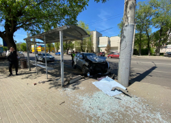 Массовое ДТП с вылетом в остановку спровоцировал воронежец на Ворошилова