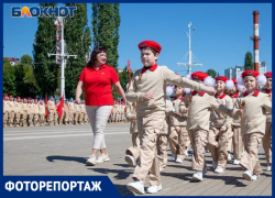Грандиозным парадом отметили 100-летие пионерии в Воронеже