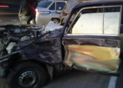 Опубликованы фото последствий ДТП с легковушкой и комбайном в Воронежской области 