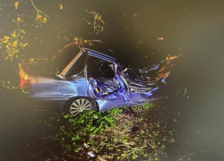 Полицейские показали, что стало с Daewoo Nexia после ДТП с тремя пострадавшими