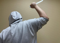 В Россоши один пенсионер вонзил другому нож в живот 