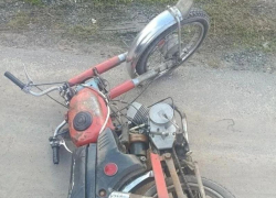 14-летняя девочка пострадала в аварии с мотоциклом, которым управлял 17-летний юноша в Воронежской области