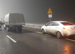 Фура загорелась после столкновения с тремя автомобилями на М-4 «Дон»