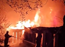 Опубликовано видео пожара на Левом берегу в Воронеже 